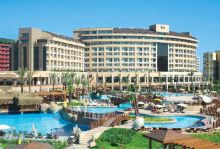 FAME RESIDENCE LARA 5*